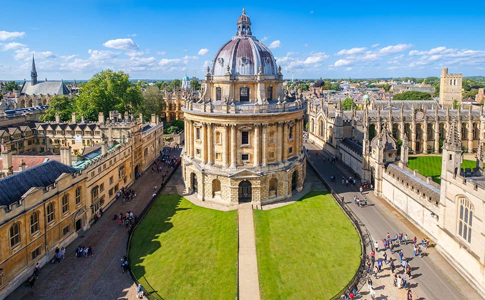 The city of Oxford and the Radcliffe Camera, a symbol of the University of Oxford
